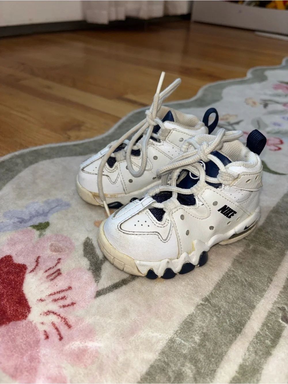 Nike air max Kids White and Navy blue Chunky Sneakers